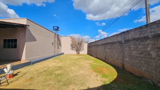 Casa com 3 Quartos para alugar, 121m² no Jardim das Oliveiras, Trindade