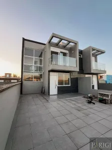 Sobrado com 4 Quartos à venda, 134m² no Imbé, Imbé