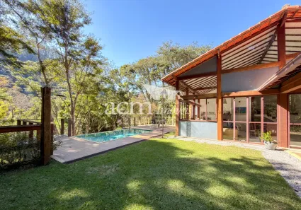 Casa de Condomínio com 3 Quartos à venda, 2700m² no Itaipava, Petrópolis