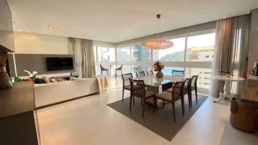 Apartamento com 3 Quartos para alugar, 172m² no Centro, Balneário Camboriú