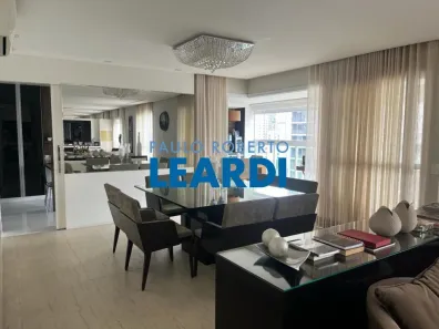 Apartamento com 3 Quartos para venda ou aluguel, 210m² no Vila Olímpia, São Paulo