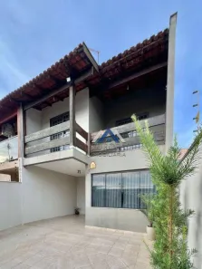 Sobrado com 3 Quartos à venda, 146m² no Pacaembu, Londrina