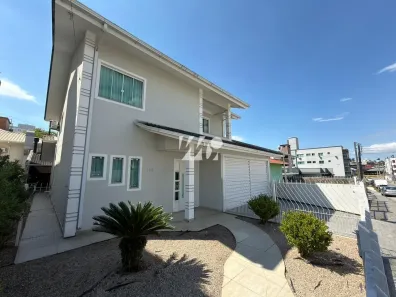 Casa com 4 Quartos à venda, 237m² no Pagani, Palhoça