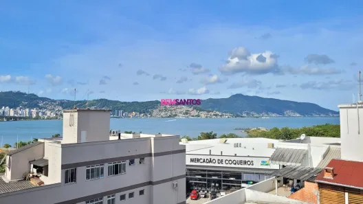 Apartamento com 4 Quartos para alugar, 113m² no Coqueiros, Florianópolis