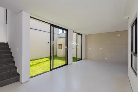Casa de Condomínio com 3 Quartos à venda, 237m² no Santo Inácio, Curitiba