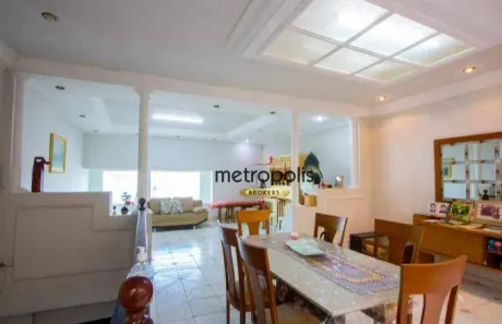Sobrado com 3 Quartos à venda, 242m² no Vila Aquilino, Santo André