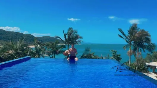 Casa com 4 Quartos para alugar, 1000m² no Praia das Taquaras, Balneário Camboriú