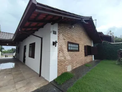 Casa com 2 Quartos para alugar, 111m² no Floresta, Joinville