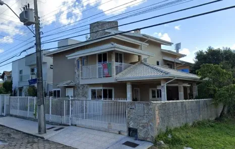Casa com 3 Quartos à venda, 360m² no Carianos, Florianópolis