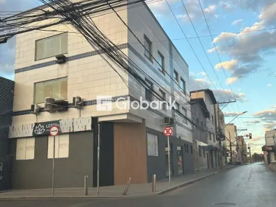 Sala Comercial para alugar, 110m² no Centro, Montes Claros