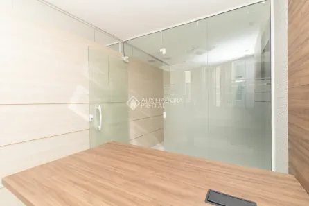 Sala Comercial para alugar, 110m² no Centro Histórico, Porto Alegre