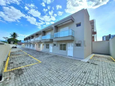 Casa de Condomínio com 2 Quartos à venda, 84m² no Parque Balneário Poiares, Caraguatatuba