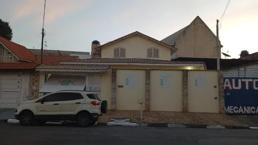 Sobrado com 5 Quartos à venda, 209m² no Vila Rea, Poá