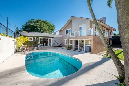 Casa com 3 Quartos à venda, 270m² no Guarujá, Porto Alegre