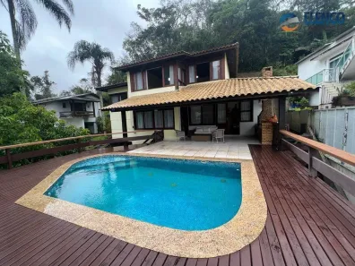 Casa de Condomínio com 3 Quartos à venda, 264m² no Piratininga, Niterói