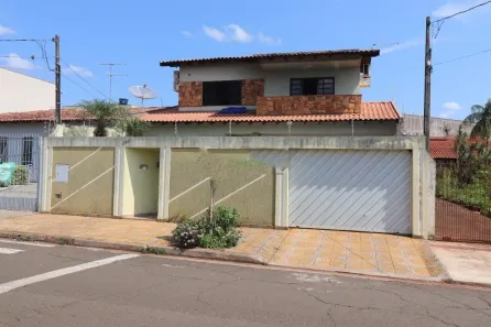 Casa com 4 Quartos à venda, 254m² no Jardim Sérgio Antônio, Londrina