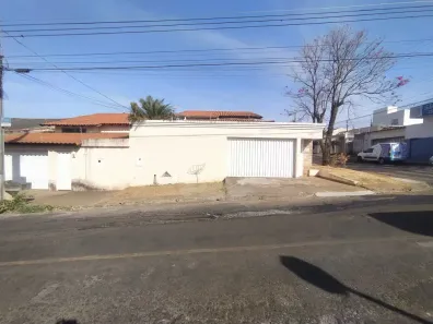 Casa com 3 Quartos à venda, 76m² no Cidade Jardim, Uberlândia