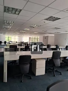 Sala Comercial para alugar, 550m² no Green Valley Alphaville, Barueri