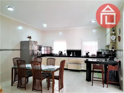 Casa com 3 Quartos à venda, 350m² no Jardim Primavera, Bragança Paulista