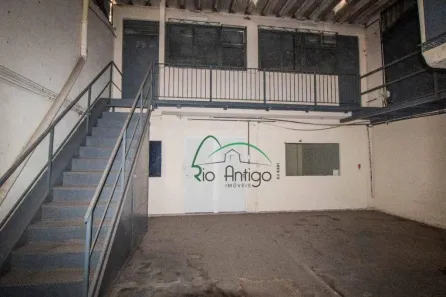 Galpão/Depósito/Armazém à venda, 334m² no Penha, Rio de Janeiro