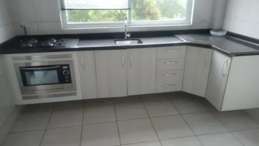 Apartamento com 2 Quartos para alugar, 60m² no Thomaz Coelho, Araucária
