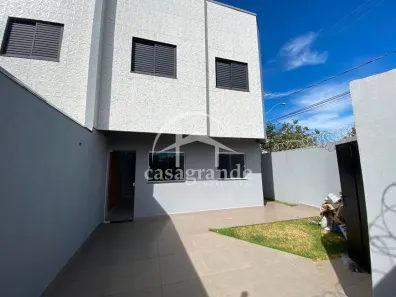 Casa com 2 Quartos para alugar, 130m² no Novo Mundo, Uberlândia