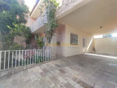 Sobrado com 3 Quartos à venda, 211m² no Parque São Domingos, Pindamonhangaba