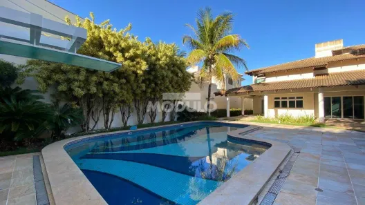 Casa com 4 Quartos para alugar, 581m² no Cidade Jardim, Uberlândia