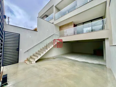 Casa com 3 Quartos à venda, 250m² no Cabral, Contagem