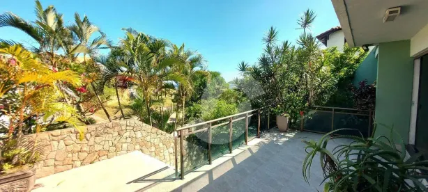 Casa com 3 Quartos à venda, 603m² no Camboinhas, Niterói