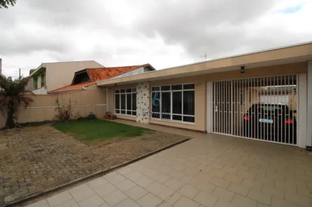Casa com 5 Quartos para alugar, 220m² no Uberaba, Curitiba