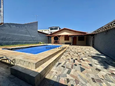 Casa com 3 Quartos para alugar, 220m² no Alípio de Melo, Belo Horizonte