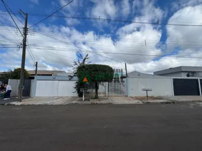 Casa com 3 Quartos à venda, 230m² no San Fernando, Londrina