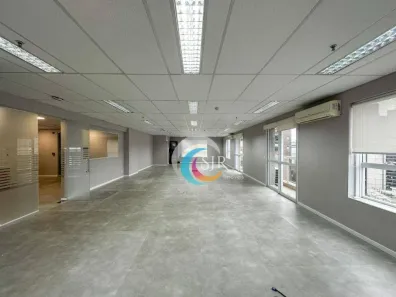 Sala Comercial para alugar, 242m² no Vila Olímpia, São Paulo