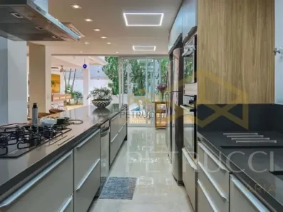 Sobrado com 4 Quartos à venda, 352m² no Vila Marieta, Campinas
