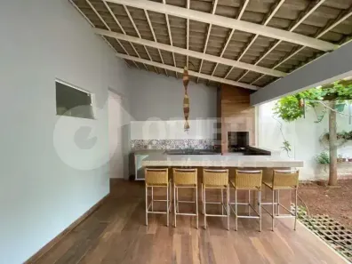 Casa com 4 Quartos para alugar, 352m² no Jardim das Palmeiras, Uberlândia