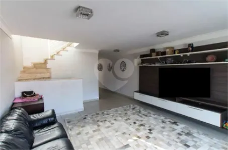 Sobrado com 3 Quartos à venda, 185m² no Vila Nivi, São Paulo