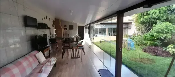 Casa com 3 Quartos à venda, 230m² no Segismundo Pereira, Uberlândia