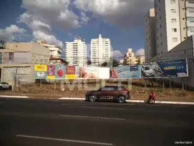 Lote/Terreno com 1 Quarto para alugar, 1600m² no Saraiva, Uberlândia