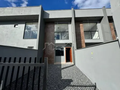 Sobrado com 2 Quartos à venda, 81m² no Vila Nova, Joinville