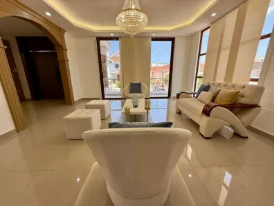 Casa de Condomínio com 4 Quartos à venda, 170m² no Lageadinho, Cotia