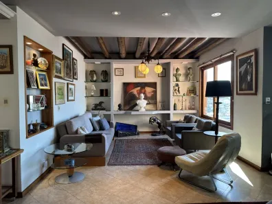Casa com 3 Quartos à venda, 420m² no Agronômica, Florianópolis