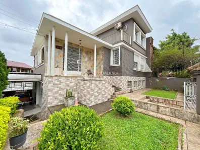 Casa com 5 Quartos à venda, 283m² no Passo da Areia, Porto Alegre