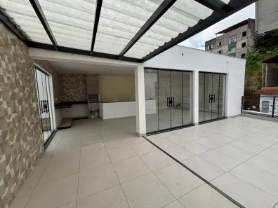 Casa com 3 Quartos à venda, 273m² no Santa Cecília, Juiz de Fora