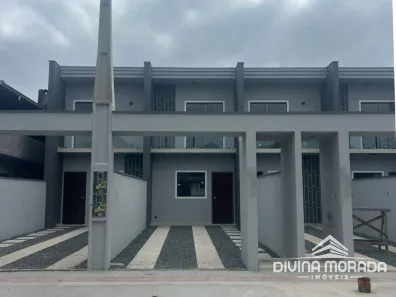 Casa com 2 Quartos à venda, 70m² no Espinheiros, Joinville