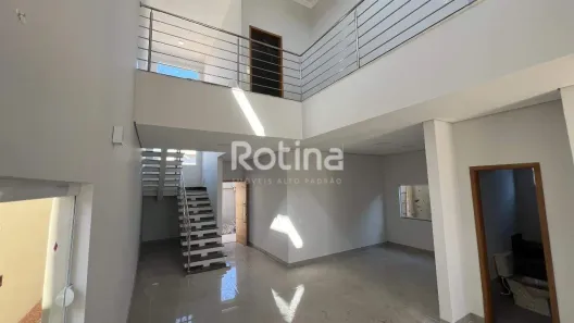 Casa com 3 Quartos à venda, 270m² no Aclimação, Uberlândia