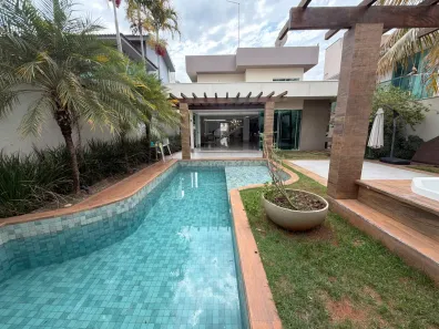 Sobrado com 4 Quartos para alugar, 320m² no Loteamento Portal do Sol II, Goiânia
