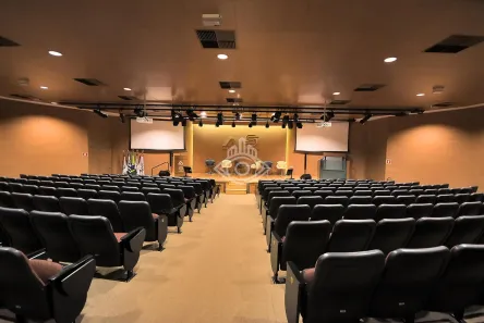 Prédio Comercial para alugar, 4504m² no Luz, São Paulo