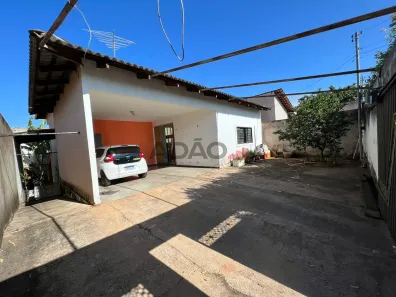 Sobrado com 4 Quartos à venda, 464m² no Parque das Flores, Goiânia