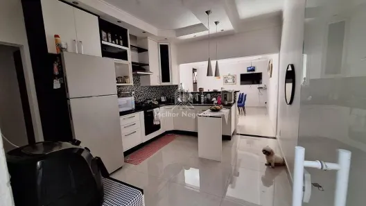 Casa com 3 Quartos à venda, 190m² no Vila Aeroporto, Campinas